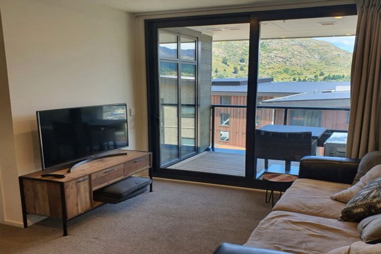 Photo of property in Wyndham Gardens Apartments, 410/30u Red Oaks Drive, Frankton, Queenstown, 9300