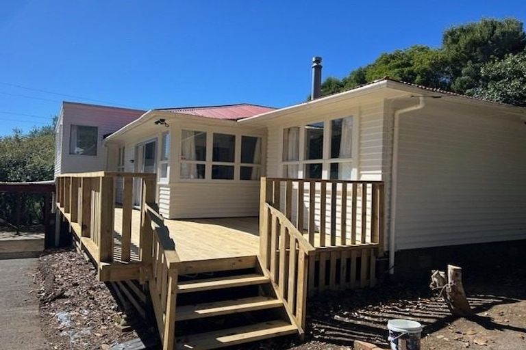 Photo of property in 23 Red Hills Road, Massey, Auckland, 0614