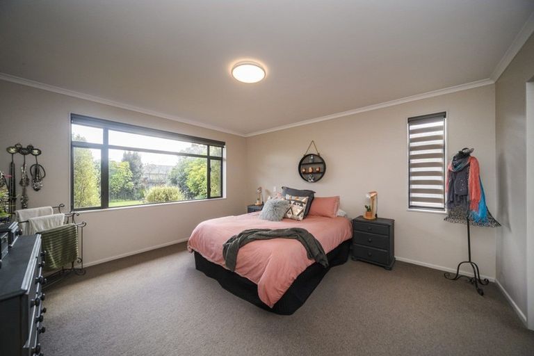 Photo of property in 78 Geneva Terrace, Kelvin Grove, Palmerston North, 4414