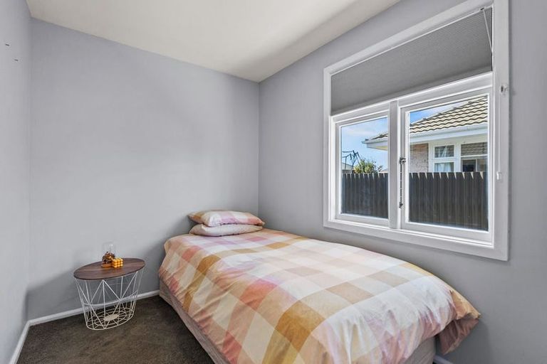 Photo of property in 61 Dunedin Street, Redwood, Christchurch, 8051