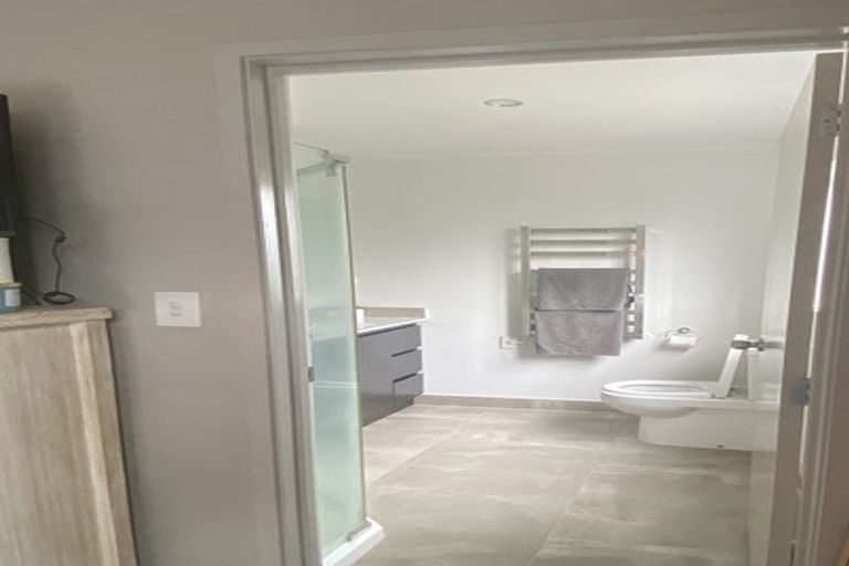 Photo of property in 43 Redwood Drive, Massey, Auckland, 0614