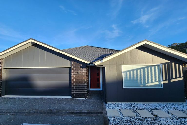 Photo of property in 12 Topsail Way, Whitby, Porirua, 5024
