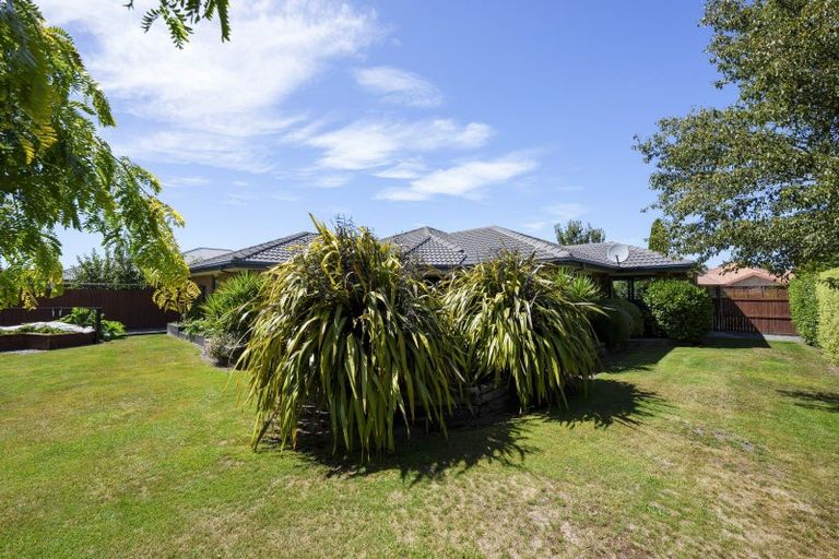 Photo of property in 2 Taunton Place, Rangiora, 7400
