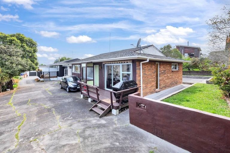 Photo of property in 4202a/2 Great North Road, Glendene, Auckland, 0602