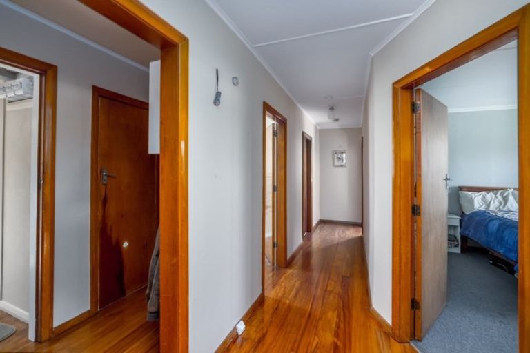 Photo of property in 229 High Street North, Carterton, 5713