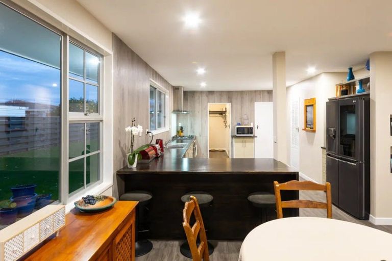 Photo of property in 17 Anaru Place, Awapuni, Palmerston North, 4412