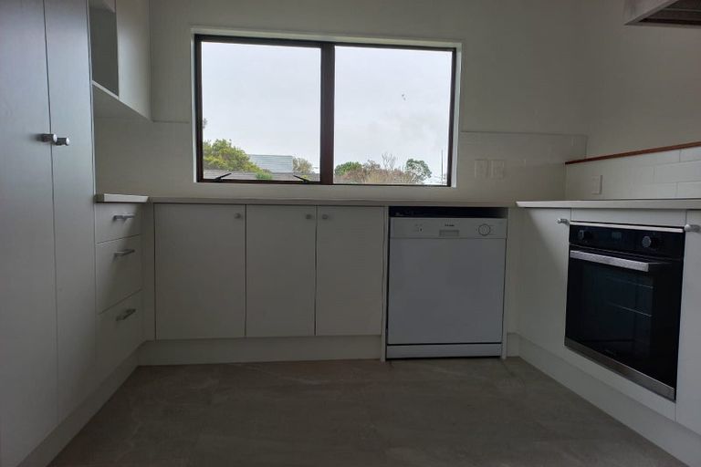 Photo of property in 5/37a Glengarry Road, Glen Eden, Auckland, 0602