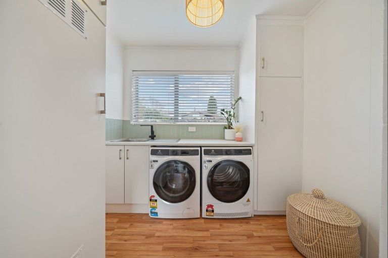 Photo of property in 19 Bronte Place, Whalers Gate, New Plymouth, 4310