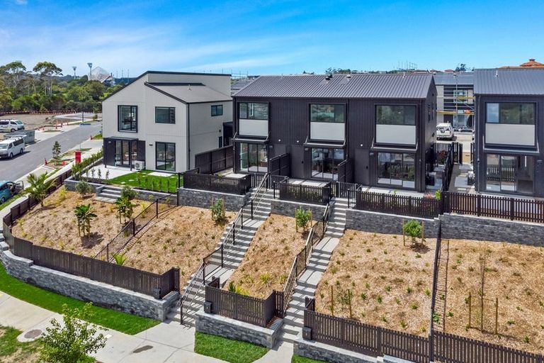 Photo of property in 48 Huri Street, Mangere Bridge, Auckland, 2022