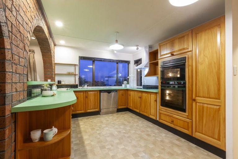 Photo of property in 10 Nuhaka Place, Paraparaumu Beach, Paraparaumu, 5032