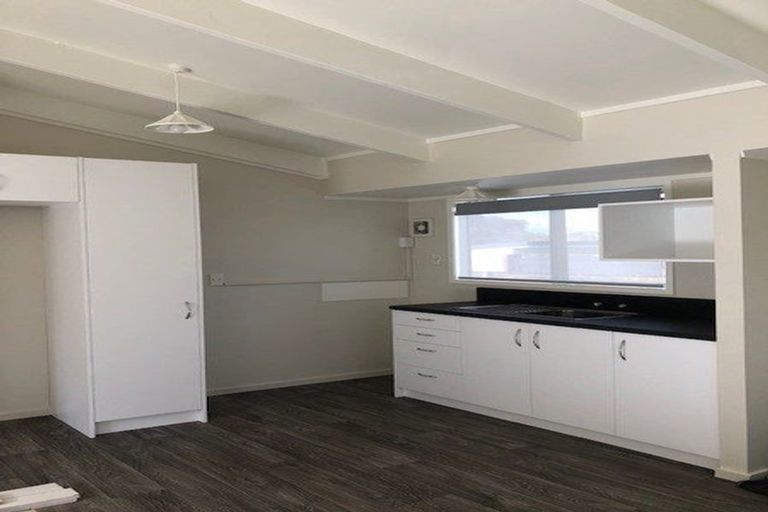 Photo of property in 21 Cambridge Terrace, Papatoetoe, Auckland, 2025
