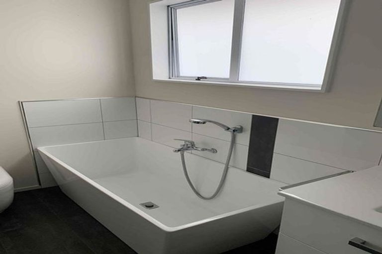 Photo of property in 25 Nassau Avenue, Grenada North, Wellington, 5028