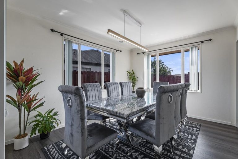 Photo of property in 16 Callum Brae Drive, Rototuna, Hamilton, 3210