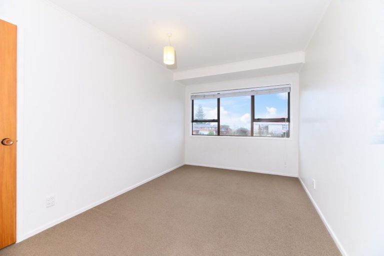 Photo of property in 9 White Heron Drive, Massey, Auckland, 0614