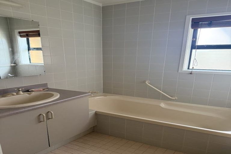Photo of property in 26 Cheltenham Close, Flagstaff, Hamilton, 3210