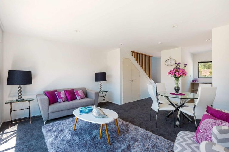 Photo of property in 9/44 Fields Parade, Oteha, Auckland, 0632