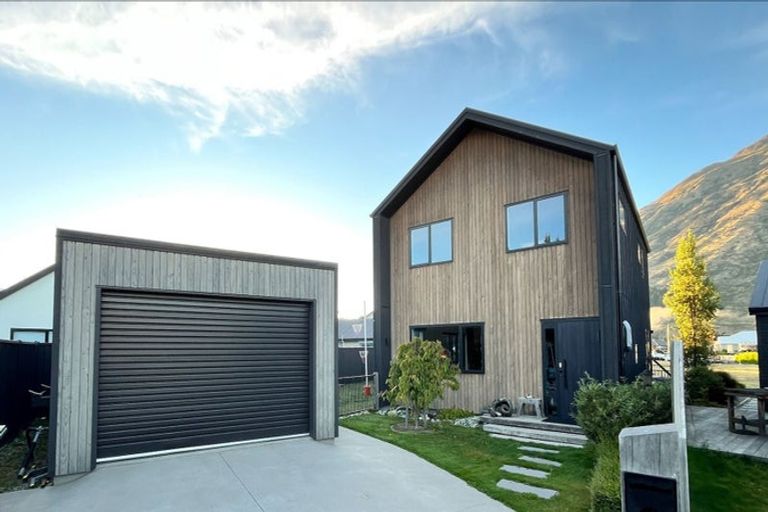 Photo of property in 70 Toni's Terrace, Lower Shotover, Queenstown, 9304