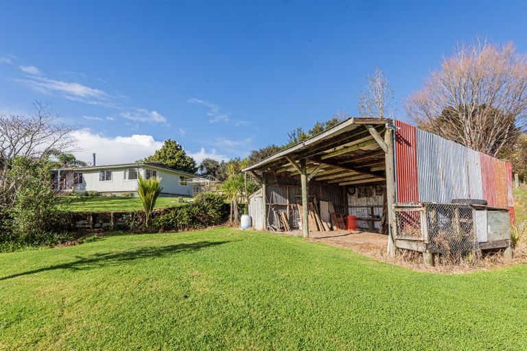 Photo of property in 4 Paparoa Station Road, Paparoa, 0571