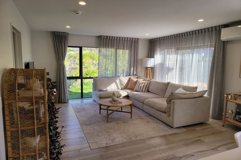 Photo of property in 115 Karepiro Drive, Stanmore Bay, Whangaparaoa, 0932