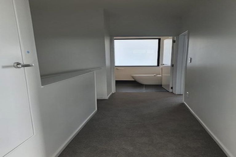 Photo of property in 15/62u Spenmoor Street, Newlands, Wellington, 6037