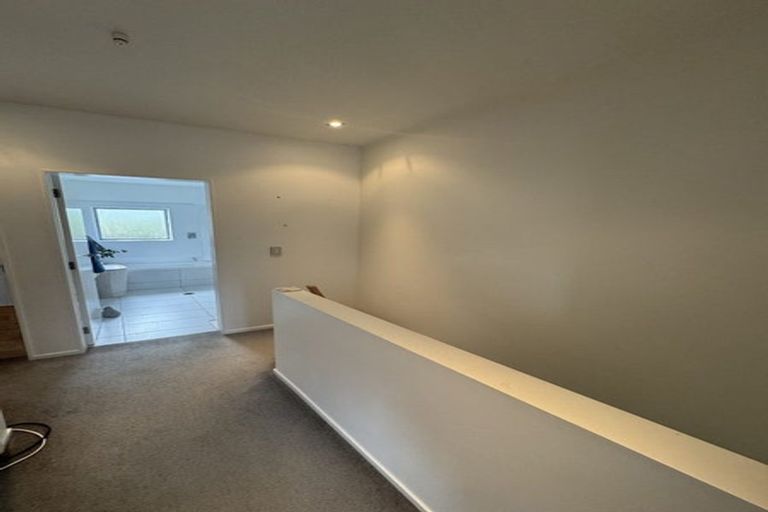 Photo of property in 38 Saddleback Grove, Karori, Wellington, 6012