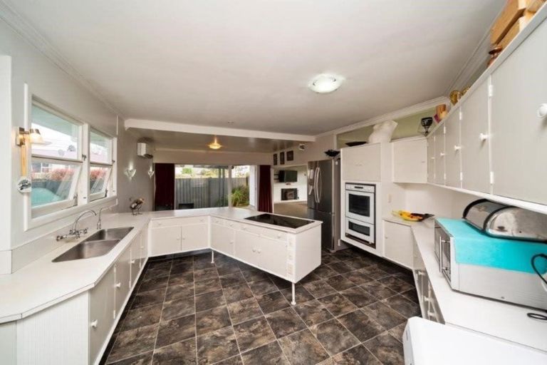 Photo of property in 161 South Road, Hawera, 4610