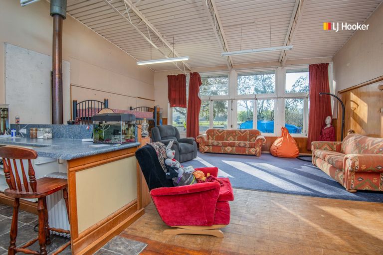 Photo of property in 923 Maungatua Road, Berwick, Outram, 9073