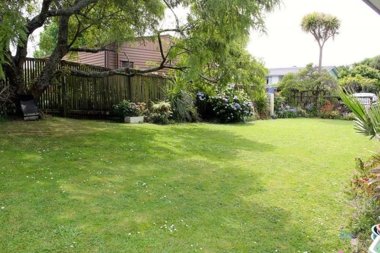 Photo of property in 5 Matuhi Rise, Henderson, Auckland, 0612