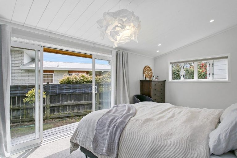 Photo of property in 4 Kathleen Place, Rainbow Point, Taupo, 3330