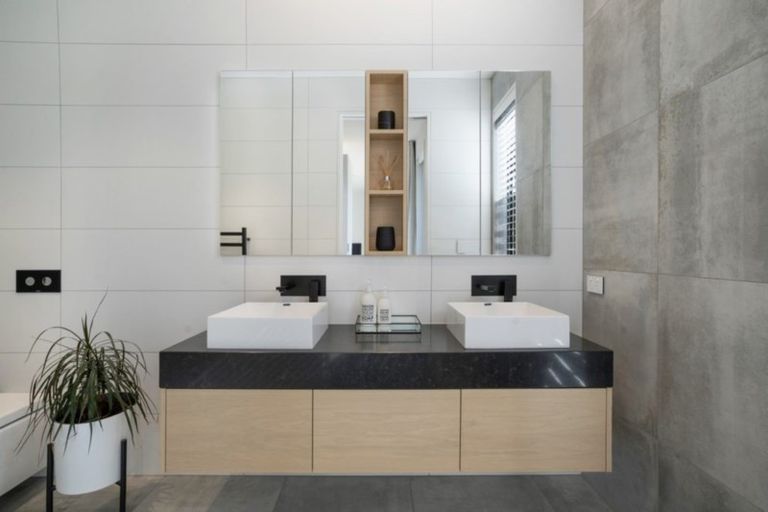 Photo of property in 5 Forest Heights, Wanaka, 9305