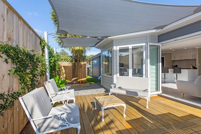 Photo of property in 49 Golf Road, Paraparaumu Beach, Paraparaumu, 5032