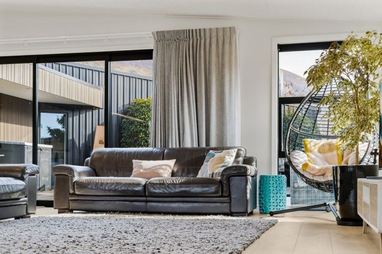 Photo of property in 13 Eden Close, Wanaka, 9305