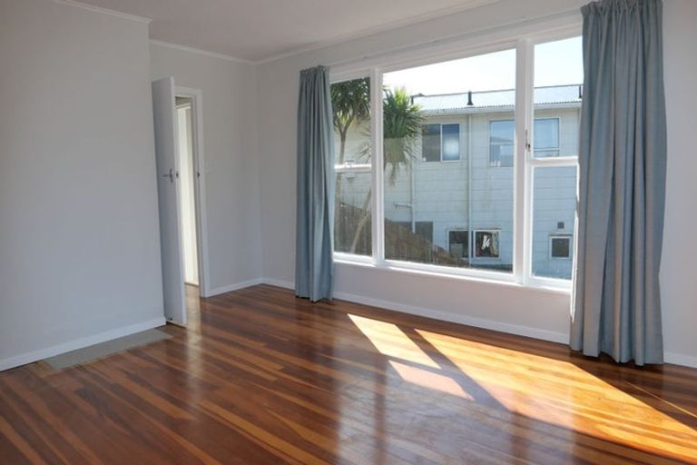 Photo of property in 132 Broderick Road, Johnsonville, Wellington, 6037