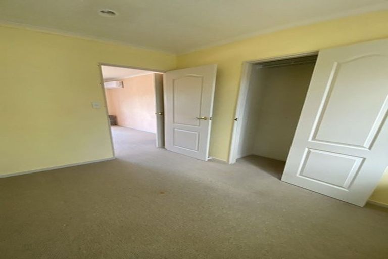 Photo of property in 43 Blease Street, New Lynn, Auckland, 0600