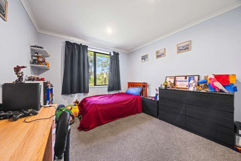 Photo of property in 296 Forest Hill Road, Waiatarua, Auckland, 0612