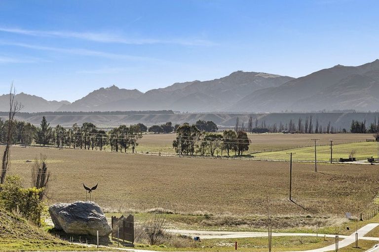 Photo of property in 8 Midrun Lane, Luggate, 9382