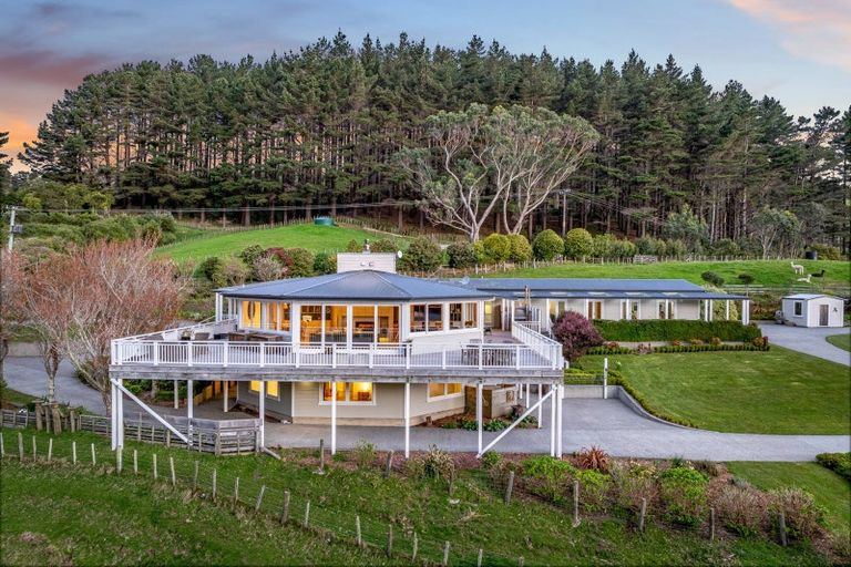 Photo of property in 997 Ohariu Valley Road, Ohariu, Wellington, 6037