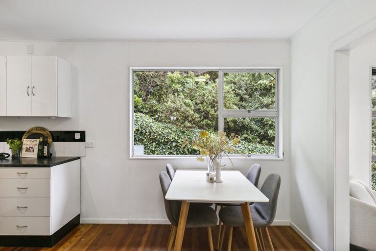 Photo of property in 85 Ruskin Road, Newlands, Wellington, 6037