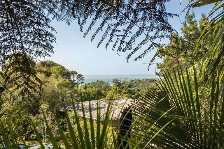 Photo of property in 3 Huia Road, Titirangi, Auckland, 0604