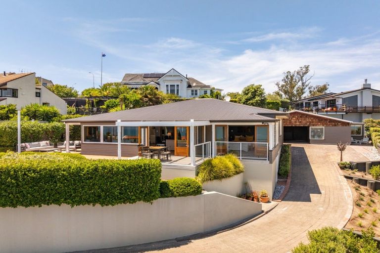 Photo of property in 135 Thompson Road, Bluff Hill, Napier, 4110