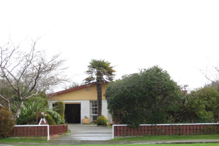 Photo of property in 756 Queens Drive, Waikiwi, Invercargill, 9810