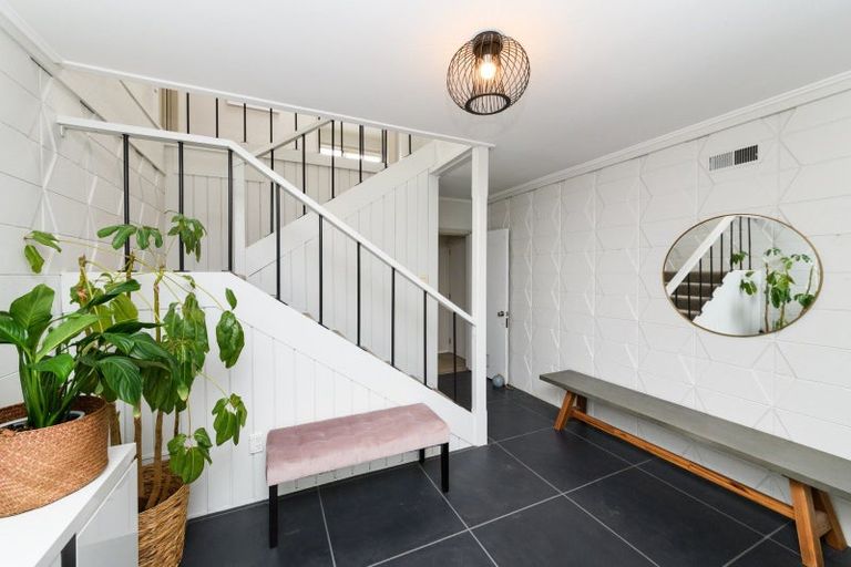 Photo of property in 10 Opawa Place, Terrace End, Palmerston North, 4410