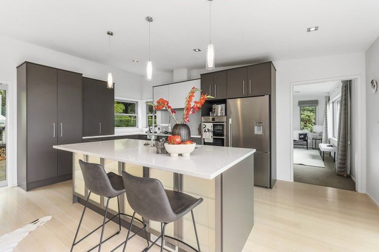 Photo of property in 24 Mewburn Rise, Karori, Wellington, 6012