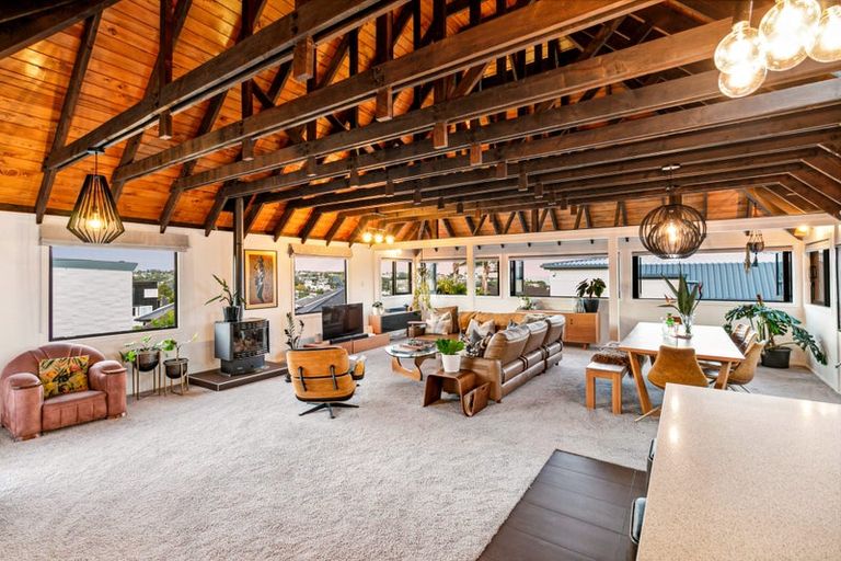 Photo of property in 9 Scarboro Terrace, Murrays Bay, Auckland, 0630