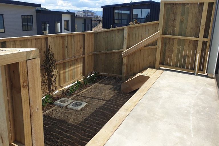 Photo of property in 15/62u Spenmoor Street, Newlands, Wellington, 6037