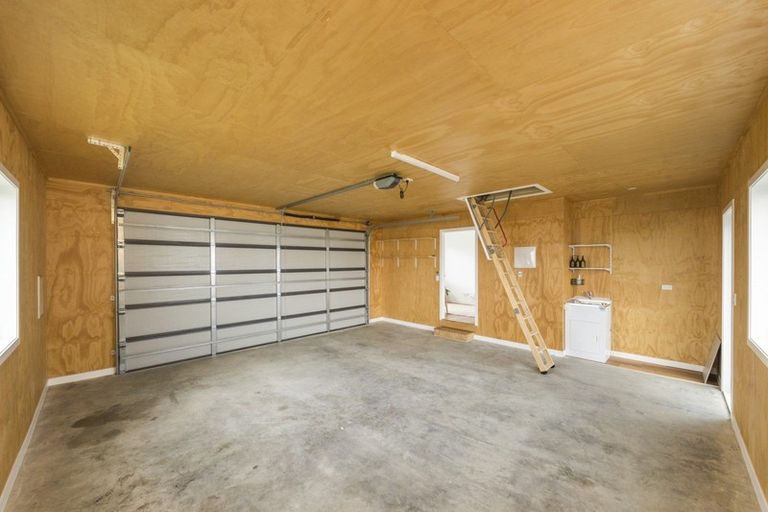 Photo of property in 27 Poplar Grove, Feilding, 4702