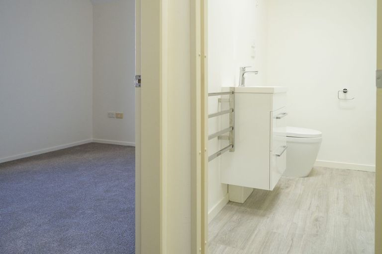 Photo of property in Pirie Street Townhouses, 35u5 Pirie Street, Mount Victoria, Wellington, 6011