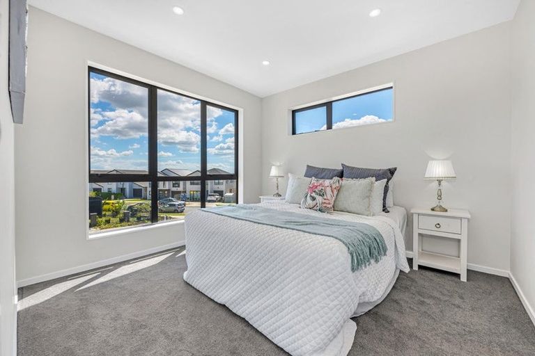 Photo of property in 54 Drumbuoy Drive, Flat Bush, Auckland, 2019