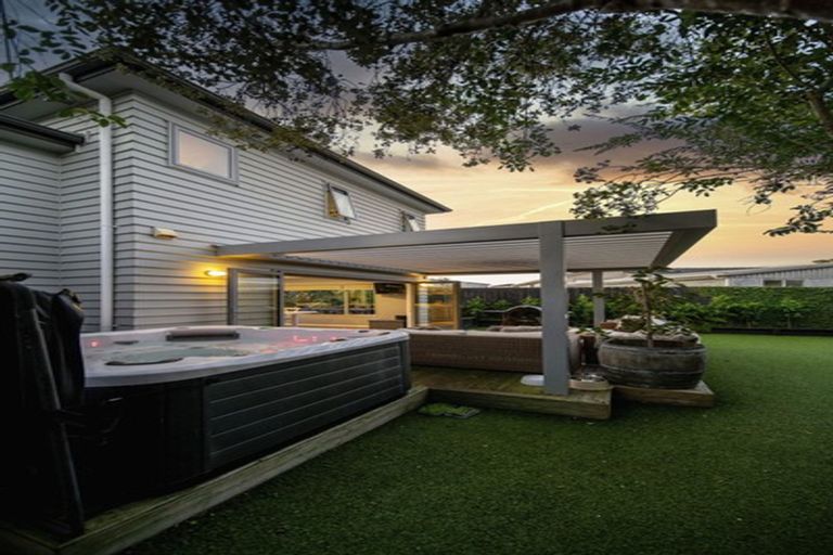 Photo of property in 13a Fiesta Drive, Half Moon Bay, Auckland, 2012