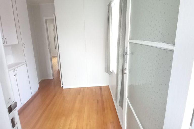 Photo of property in 512 Te Atatu Road, Te Atatu Peninsula, Auckland, 0610